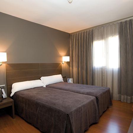 Hotel Cisneros Alcalá de Henares Kamer foto