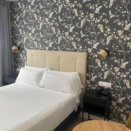 Hotel Cisneros Alcalá de Henares Buitenkant foto