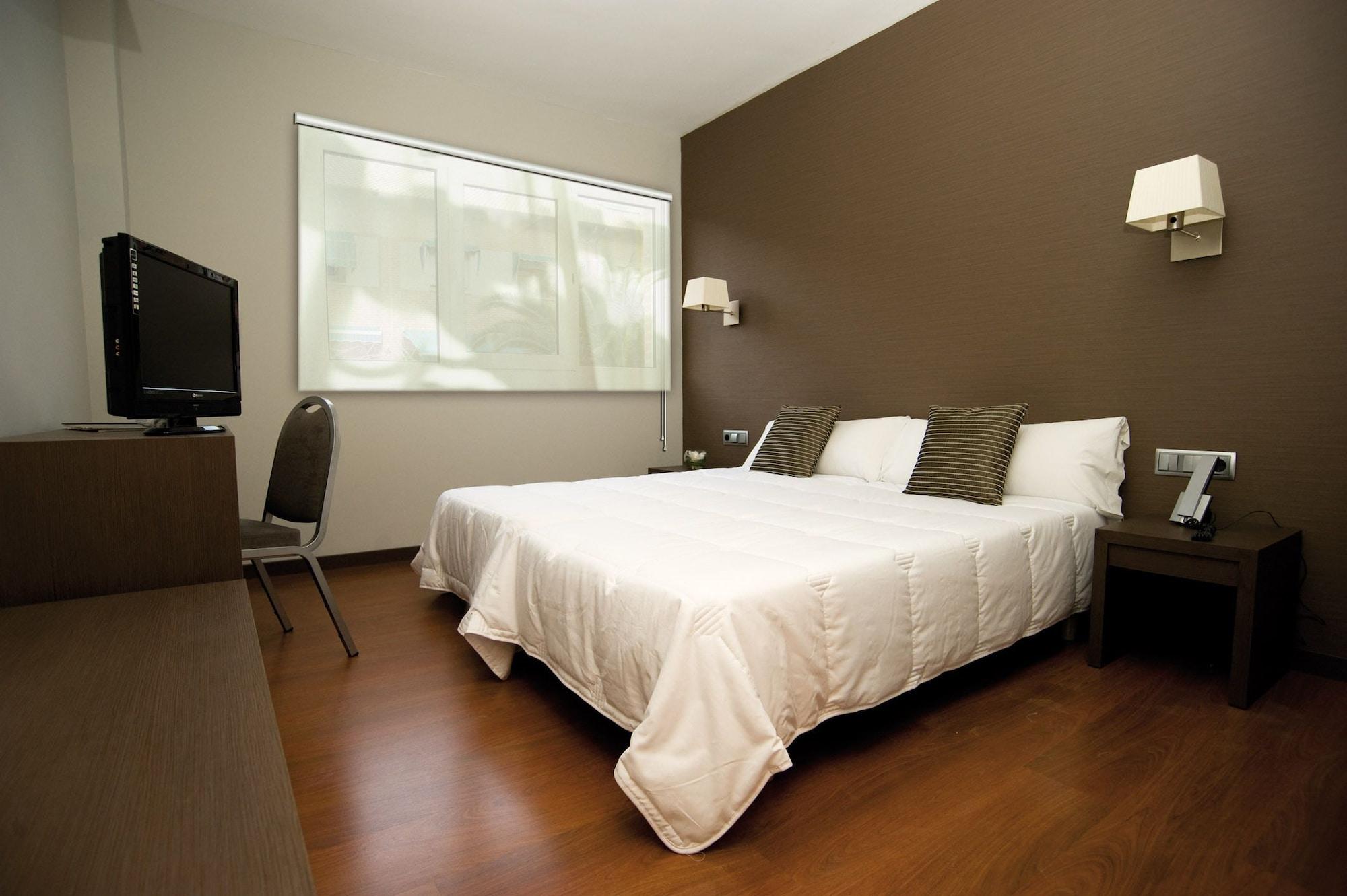 Hotel Cisneros Alcalá de Henares Buitenkant foto