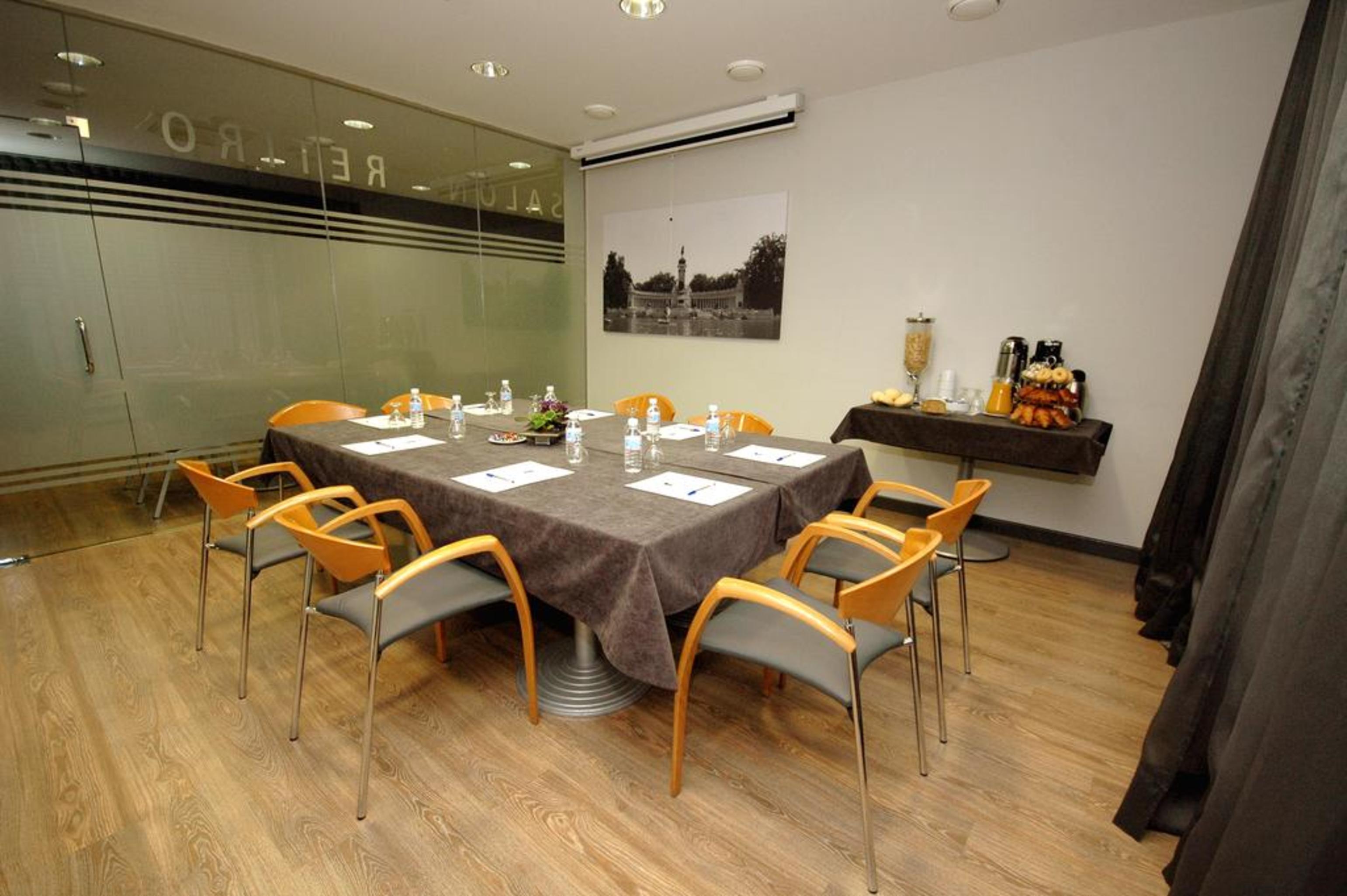 Hotel Cisneros Alcalá de Henares Buitenkant foto