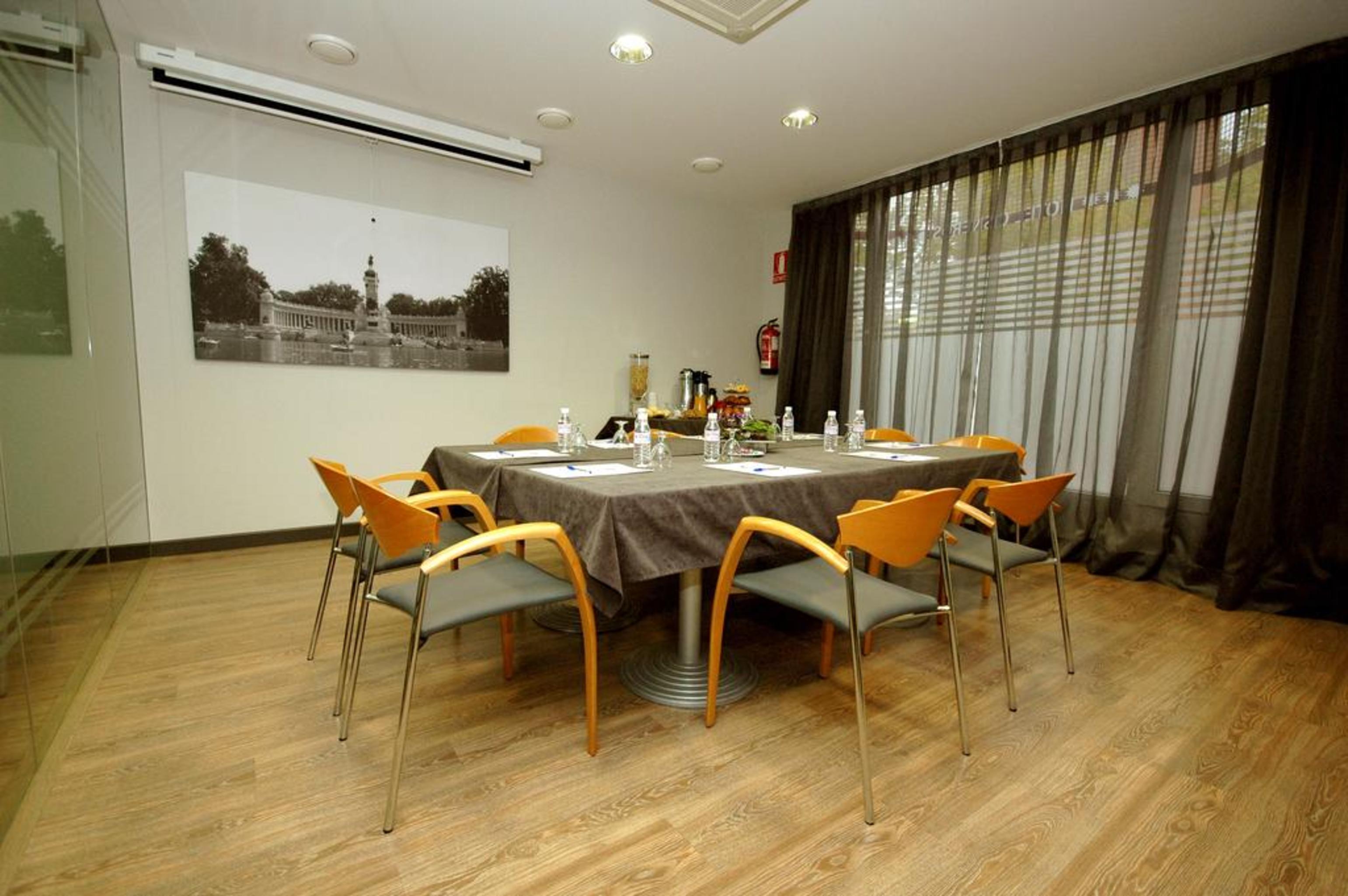 Hotel Cisneros Alcalá de Henares Buitenkant foto